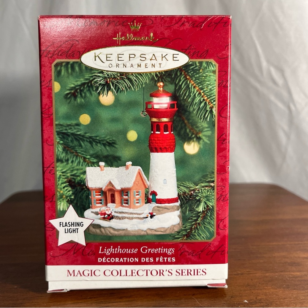 Hallmark Ornament LIGHTHOUSE GREETINGS - 4th in the series - Dated 2000